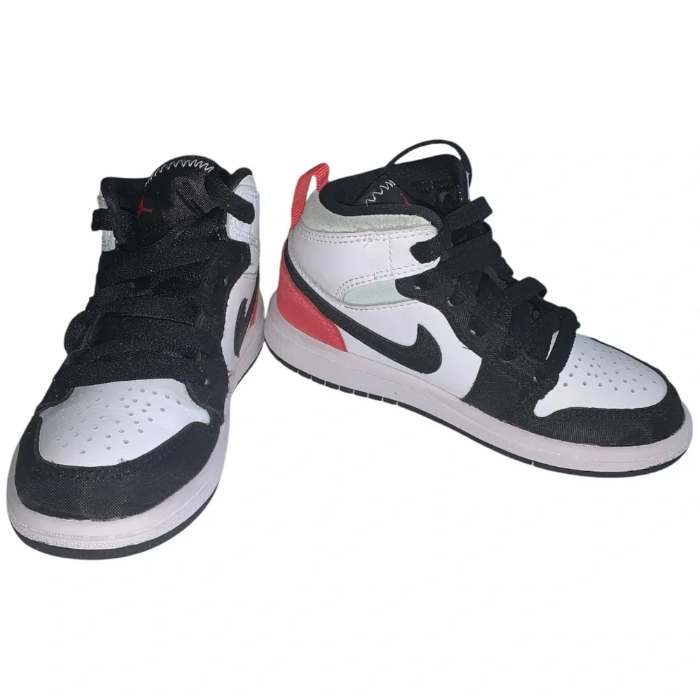 Nike Air Jordan 1 Sneakers